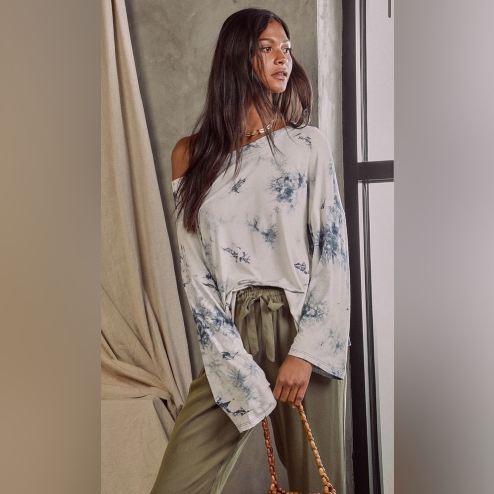 Lulu’s Boho Margaret Blue and White Tie-Dye Top Size Medium